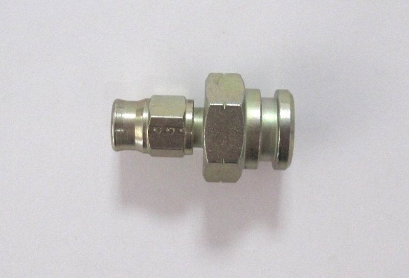 Anschluß Innengew. M10x1,00 konvex  Dash 03 für Klammerhalterung