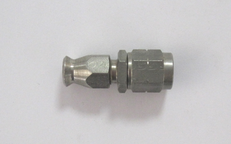 Anschluß Innengew. M10x1,25 konkav  Dash 03 Edelstahl