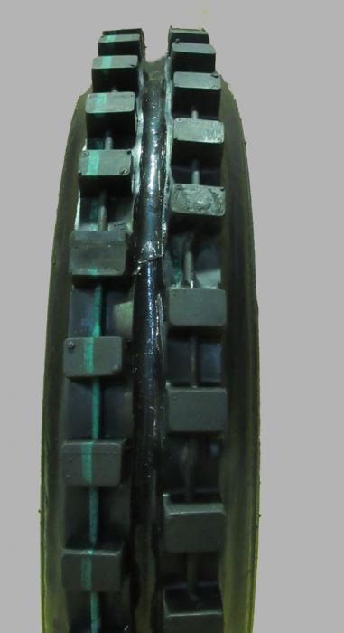 Fedima CRM Stollenreifen 10/65-15
 - 145/80R15 - 2 Reihen (Spur) gefertigt auf Neureifen