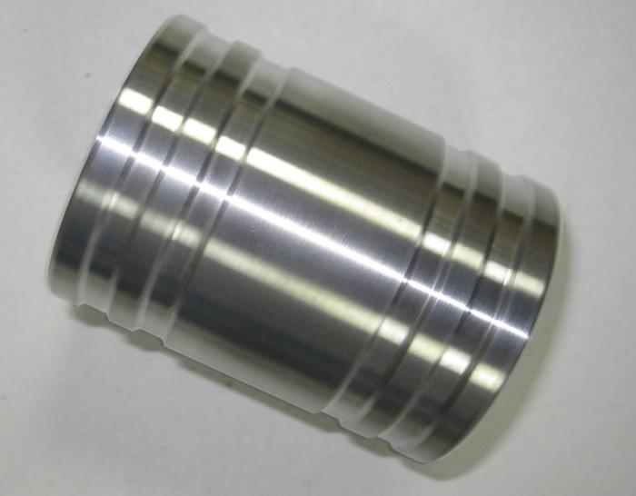 Alu - Verbindungsrohr gedreht 
Durchmesser: 22 mm
